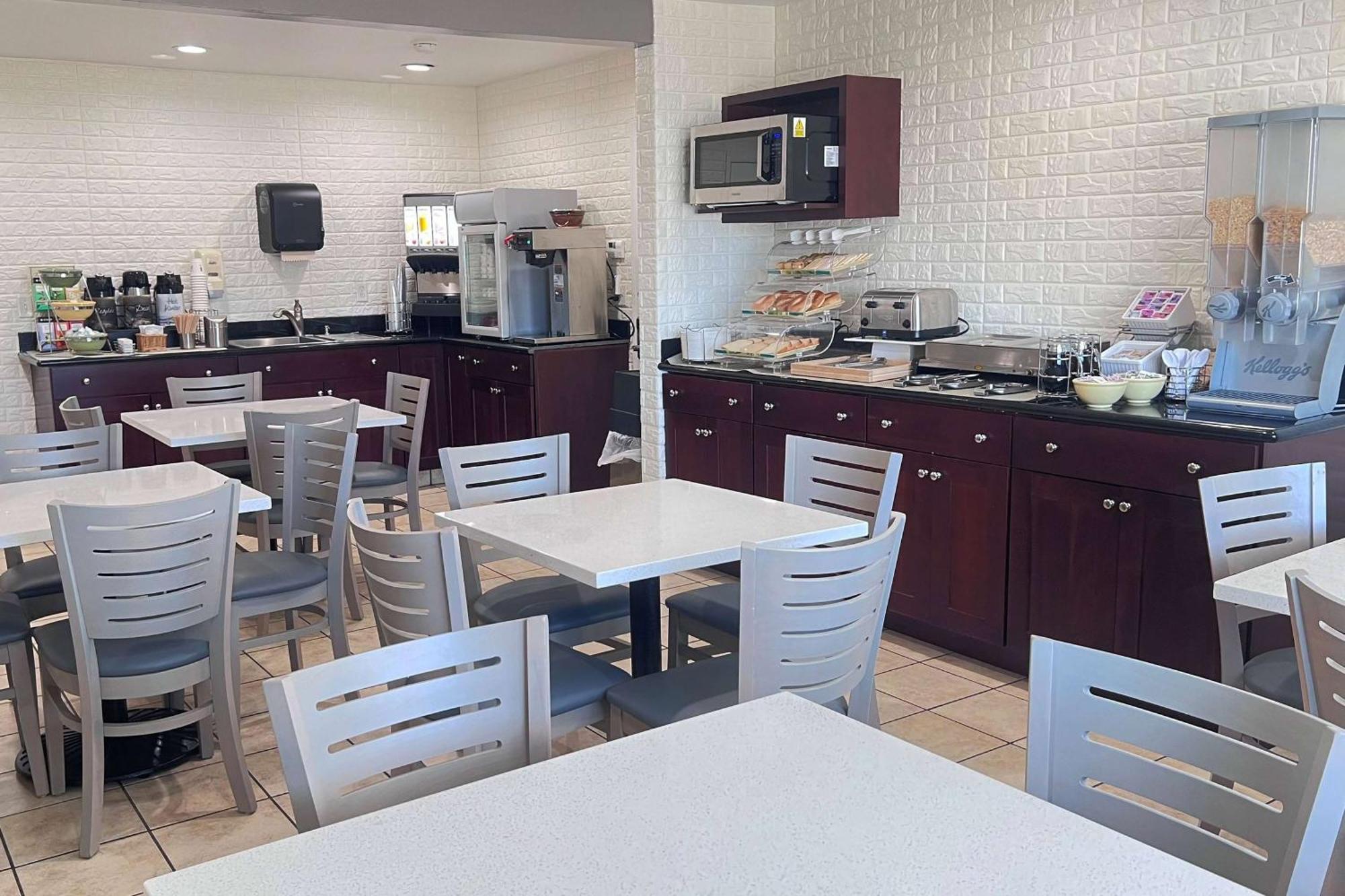 Ramada Bayside Inn & Suites Eureka Εξωτερικό φωτογραφία