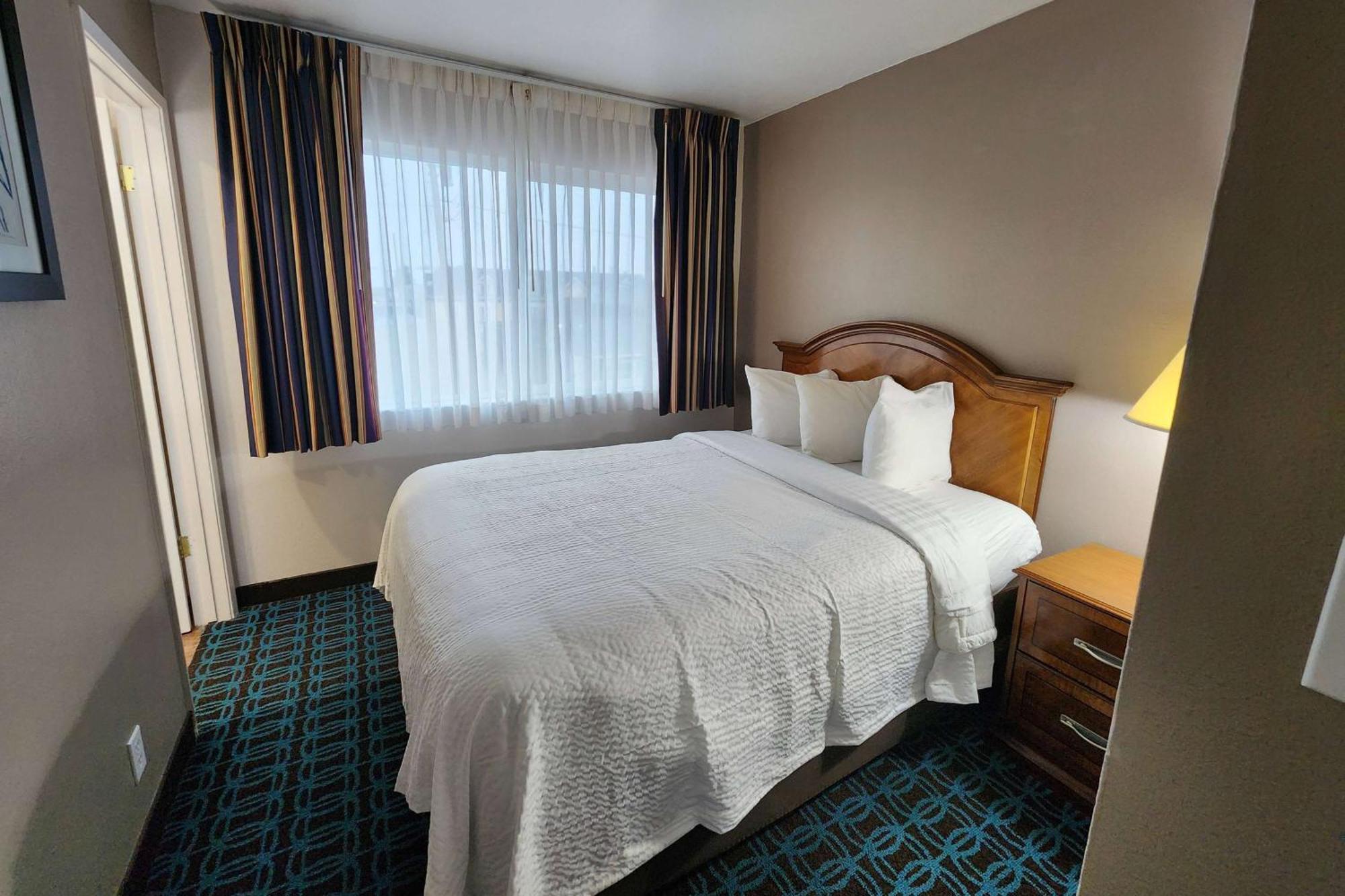 Ramada Bayside Inn & Suites Eureka Εξωτερικό φωτογραφία