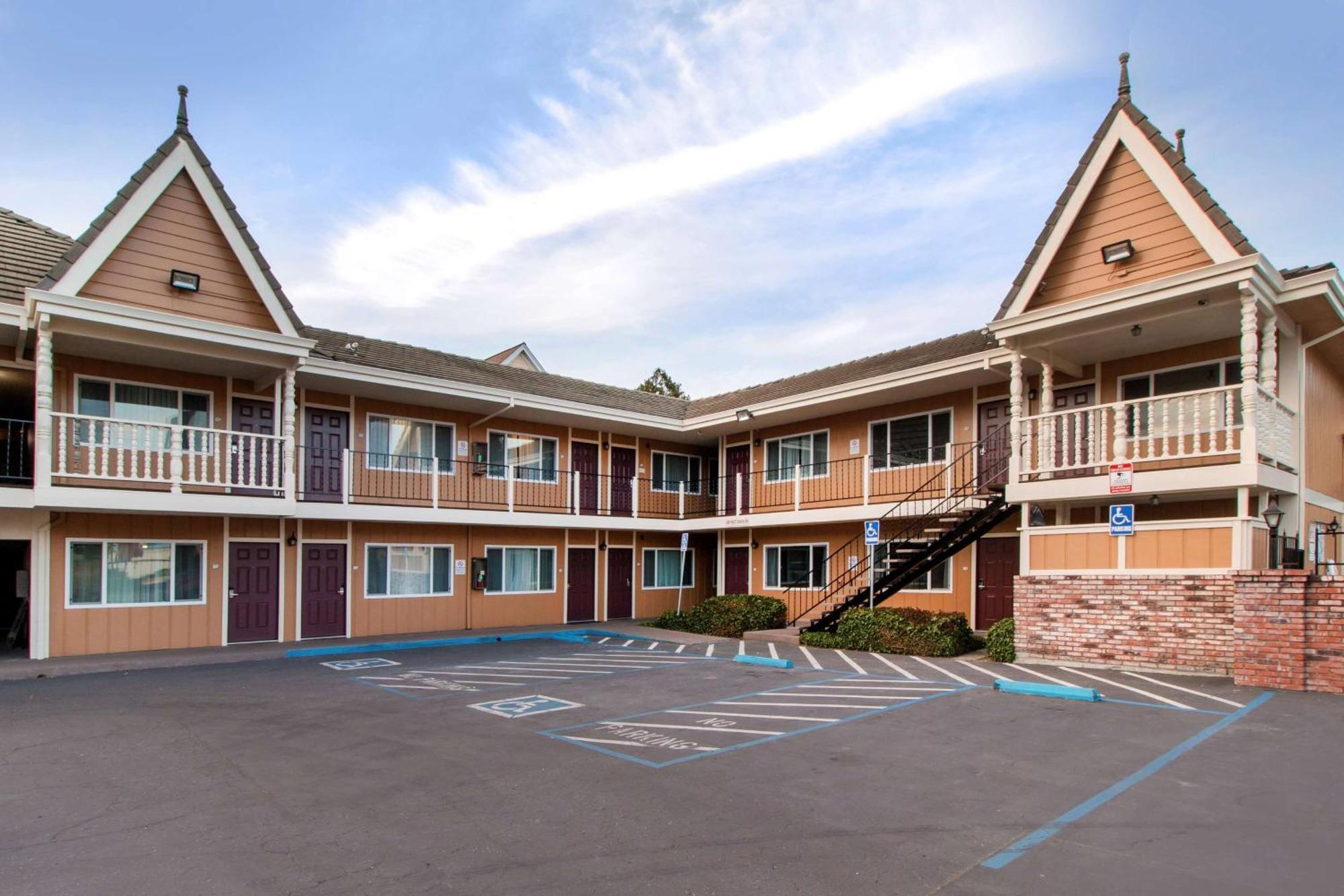 Ramada Bayside Inn & Suites Eureka Εξωτερικό φωτογραφία