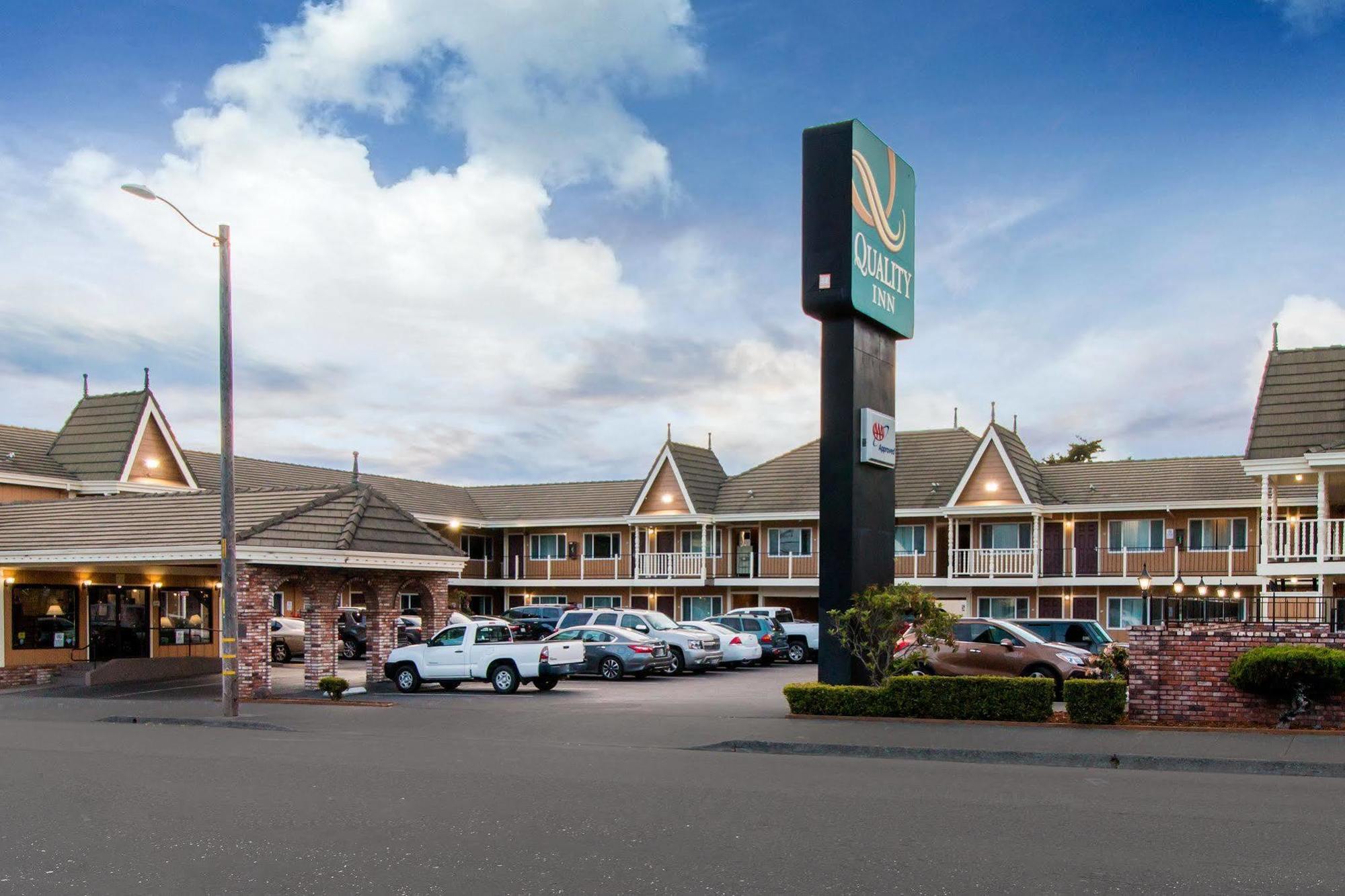 Ramada Bayside Inn & Suites Eureka Εξωτερικό φωτογραφία