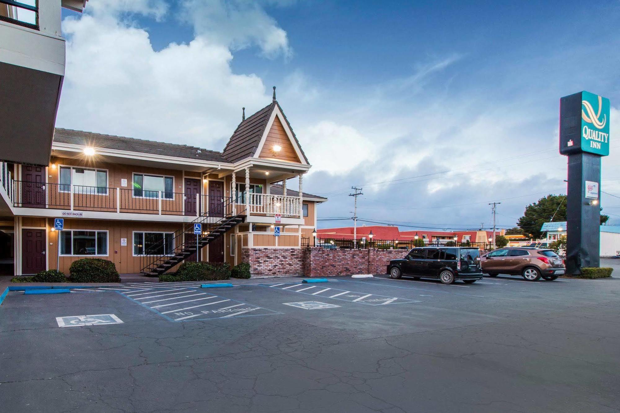 Ramada Bayside Inn & Suites Eureka Εξωτερικό φωτογραφία